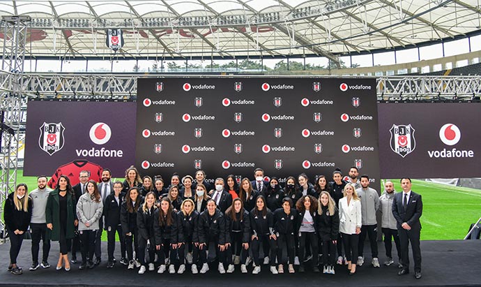 Vodafone, Beşiktaş bayan futbol takımının isim ve göğüs reklamı sponsoru oldu